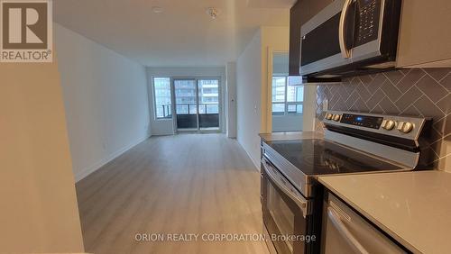 806 - 1435 Celebration Drive, Pickering, ON - Indoor Photo Showing Kitchen