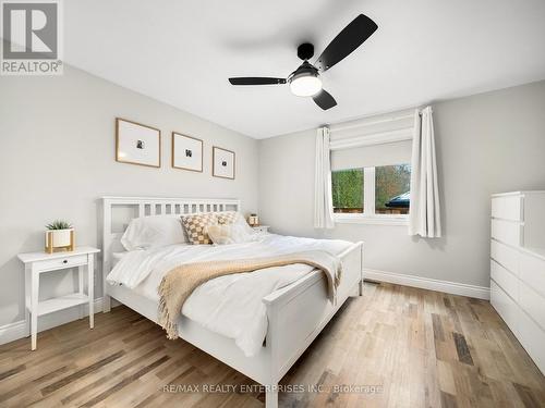 35 Wasslow Avenue, Georgina, ON - Indoor Photo Showing Bedroom