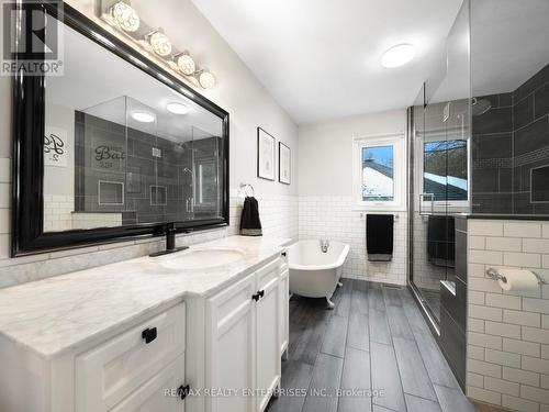 35 Wasslow Avenue, Georgina, ON - Indoor Photo Showing Bathroom