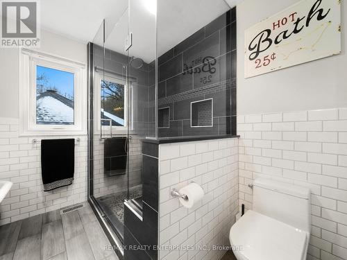 35 Wasslow Avenue, Georgina, ON - Indoor Photo Showing Bathroom