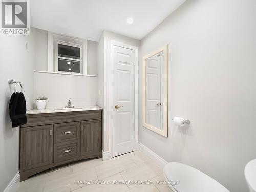 35 Wasslow Avenue, Georgina, ON - Indoor Photo Showing Bathroom