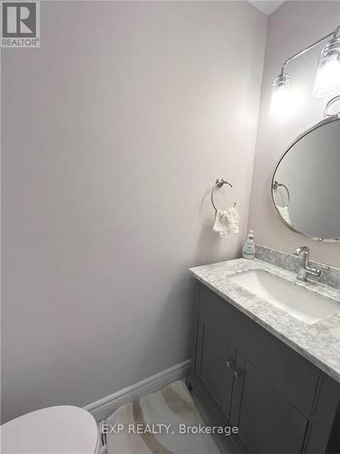 60 Coventry Court, Richmond Hill, ON - Indoor Photo Showing Bathroom