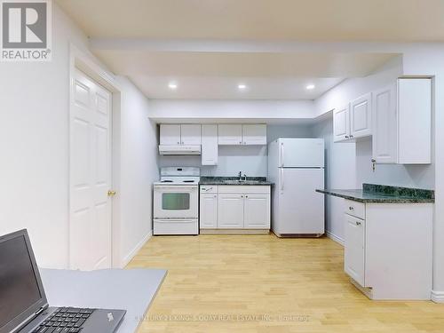 116 Redkey Drive, Markham, ON - Indoor Photo Showing Kitchen