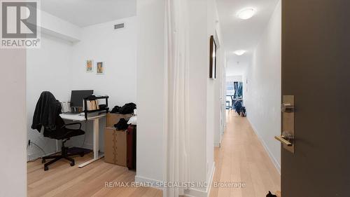 605 - 210 Simcoe Street, Toronto, ON - Indoor Photo Showing Other Room