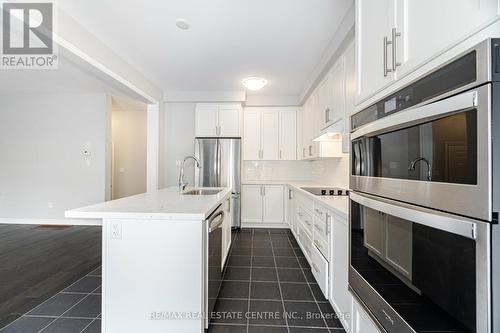 53 Block Road N, Brampton, ON - Indoor Photo Showing Kitchen With Upgraded Kitchen