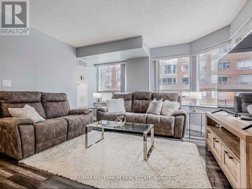 504 - 325 Webb Drive, Mississauga, ON - Indoor Photo Showing Living Room