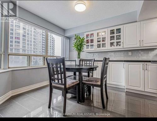 504 - 325 Webb Drive, Mississauga, ON - Indoor Photo Showing Dining Room