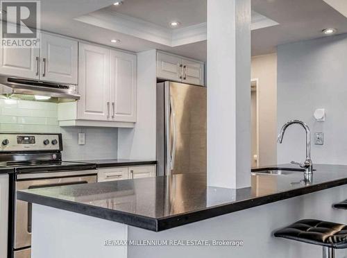 504 - 325 Webb Drive, Mississauga, ON - Indoor Photo Showing Kitchen With Upgraded Kitchen