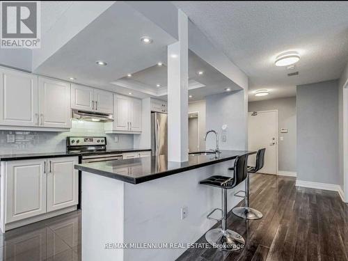 504 - 325 Webb Drive, Mississauga, ON - Indoor Photo Showing Kitchen With Upgraded Kitchen