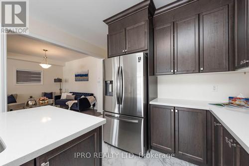 15 Eberly Woods Drive, Caledon, ON - Indoor Photo Showing Kitchen