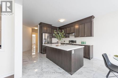 15 Eberly Woods Drive, Caledon, ON - Indoor Photo Showing Kitchen