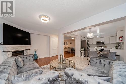 77 Crown Victoria Drive, Brampton, ON - Indoor Photo Showing Living Room