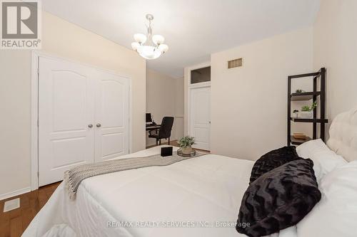 77 Crown Victoria Drive, Brampton, ON - Indoor Photo Showing Bedroom