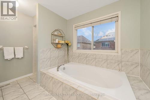 77 Crown Victoria Drive, Brampton, ON - Indoor Photo Showing Bathroom