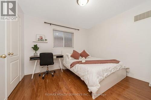 77 Crown Victoria Drive, Brampton, ON - Indoor Photo Showing Bedroom