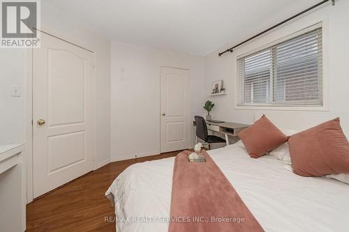 77 Crown Victoria Drive, Brampton, ON - Indoor Photo Showing Bedroom