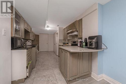 77 Crown Victoria Drive, Brampton, ON - Indoor Photo Showing Kitchen