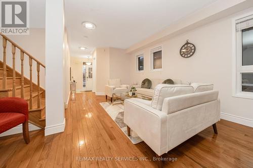 77 Crown Victoria Drive, Brampton, ON - Indoor Photo Showing Living Room