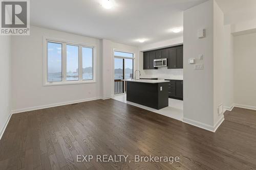 166 Invention Boulevard, Ottawa, ON - Indoor Photo Showing Kitchen