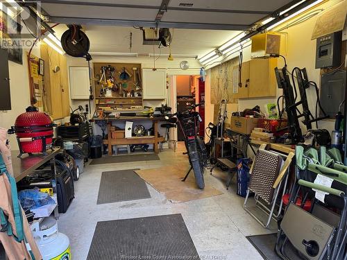 5080 Malden Road, Windsor, ON - Indoor Photo Showing Garage