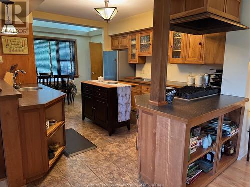 5080 Malden Road, Windsor, ON - Indoor Photo Showing Kitchen