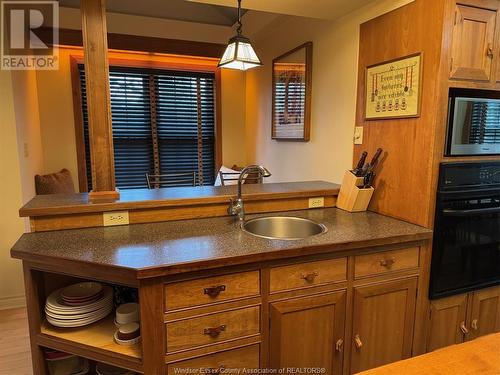 5080 Malden Road, Windsor, ON - Indoor Photo Showing Kitchen