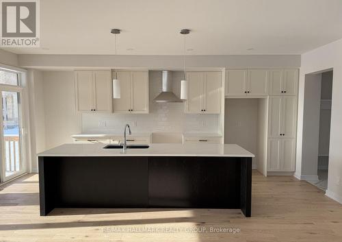 217 Massalia Crescent, Ottawa, ON - Indoor Photo Showing Kitchen