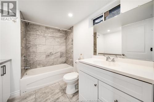 3302 Curry Avenue Unit# Lower, Windsor, ON - Indoor Photo Showing Bathroom