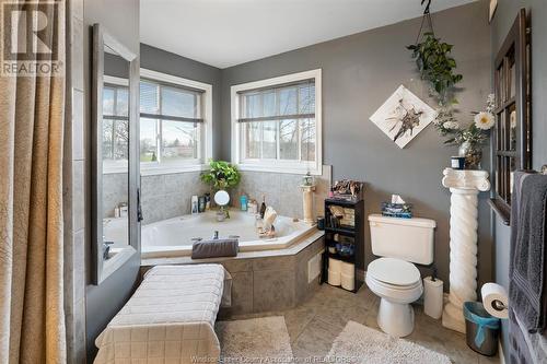 2 Goslin Court, Leamington, ON - Indoor Photo Showing Bathroom