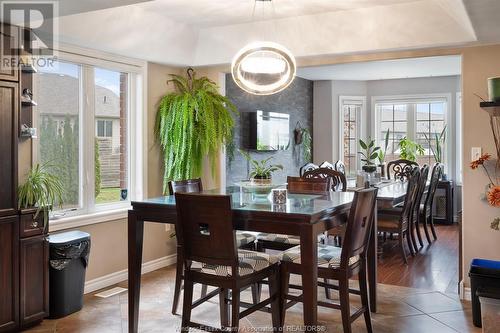 2 Goslin Court, Leamington, ON - Indoor Photo Showing Dining Room