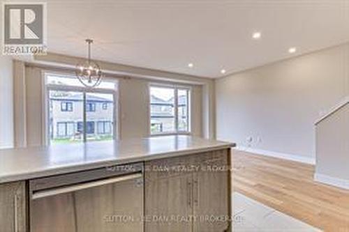 350 Edgevalley Road, London, ON - Indoor Photo Showing Kitchen