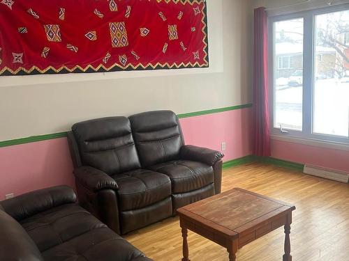 Salon - 1850 Rue Richelieu, Longueuil (Saint-Hubert), QC - Indoor Photo Showing Living Room