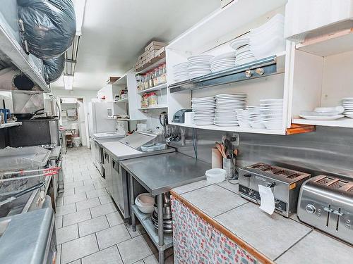 Restaurant - 240 Route 138 E., Forestville, QC - Indoor Photo Showing Kitchen