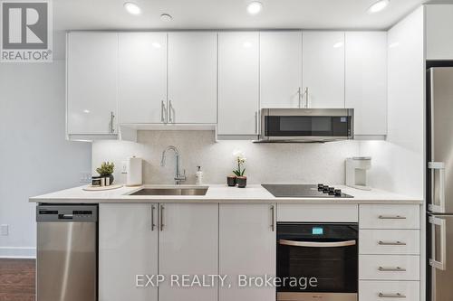 910 - 180 George Street, Ottawa, ON - Indoor Photo Showing Kitchen With Upgraded Kitchen