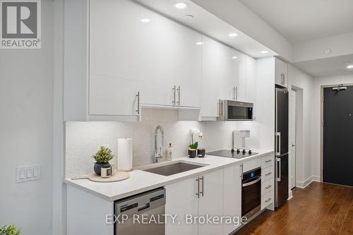 910 - 180 George Street, Ottawa, ON - Indoor Photo Showing Kitchen With Upgraded Kitchen