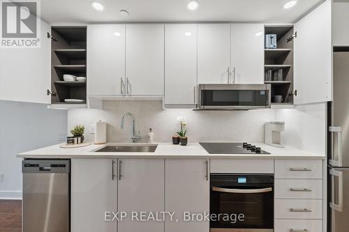 910 - 180 George Street, Ottawa, ON - Indoor Photo Showing Kitchen With Upgraded Kitchen