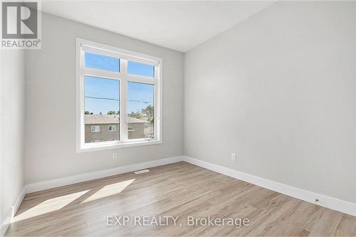 1304 Avenue P Avenue, Ottawa, ON - Indoor Photo Showing Other Room