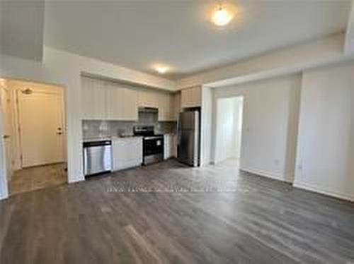 402-1525 Kingston Rd, Pickering, ON - Indoor Photo Showing Kitchen