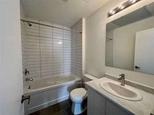 402-1525 Kingston Rd, Pickering, ON - Indoor Photo Showing Bathroom