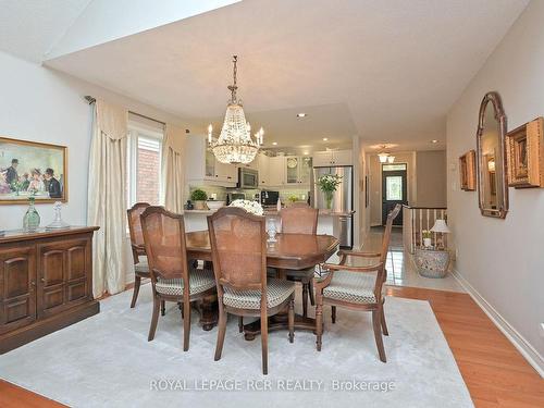 13 Briar Gate Way, New Tecumseth, ON - Indoor Photo Showing Dining Room