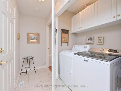 13 Briar Gate Way, New Tecumseth, ON - Indoor Photo Showing Laundry Room