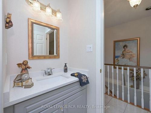 13 Briar Gate Way, New Tecumseth, ON - Indoor Photo Showing Bathroom