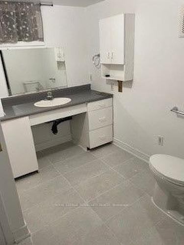 B-51 Windermere Crct, Brampton, ON - Indoor Photo Showing Bathroom