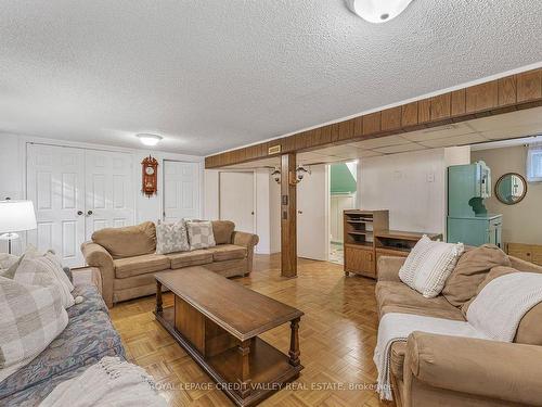 82 Terra Cotta Cres, Brampton, ON - Indoor Photo Showing Living Room