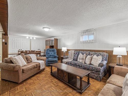 82 Terra Cotta Cres, Brampton, ON - Indoor Photo Showing Living Room