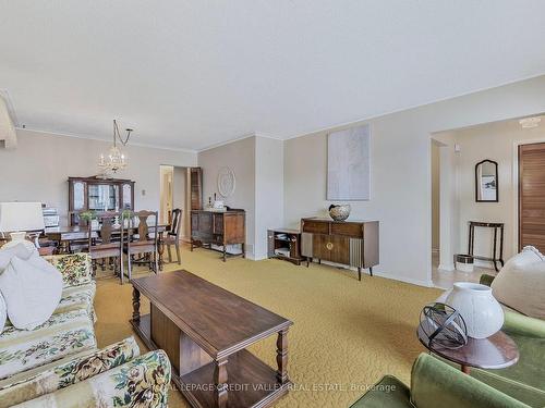 82 Terra Cotta Cres, Brampton, ON - Indoor Photo Showing Living Room