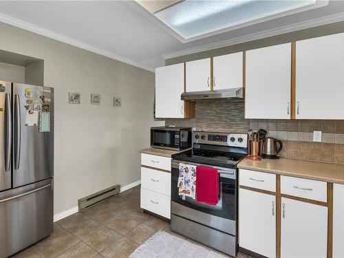 308-3260 Quadra St, Saanich, BC - Indoor Photo Showing Kitchen With Stainless Steel Kitchen