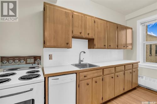 610 2305 Victoria Avenue, Regina, SK - Indoor Photo Showing Kitchen