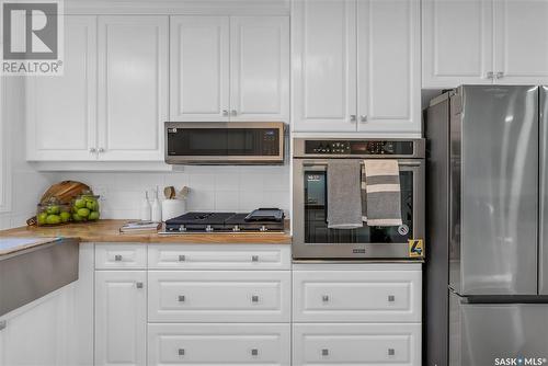 2617 Cumberland Avenue S, Saskatoon, SK - Indoor Photo Showing Kitchen