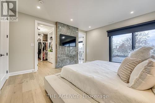 20 Royal Avenue, King, ON - Indoor Photo Showing Bedroom